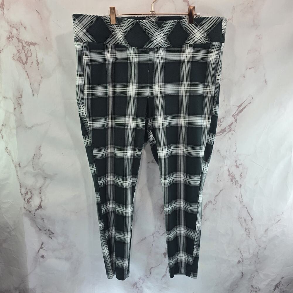 Torrid Pants Womens 3 3X Green Black Plaid Ponte Pull Leggings Crop Capri